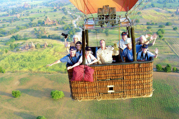 Khinh khí cầu ở Bagan