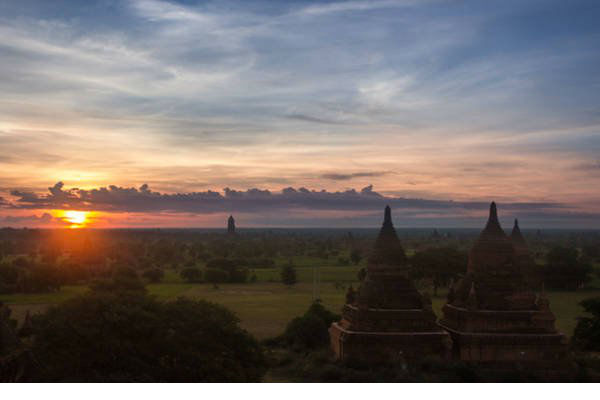 bình minh ở Bagan