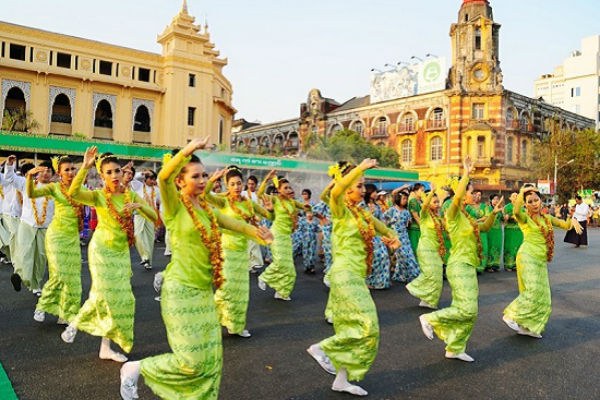 lễ hội đặc sắc ở Myanmar
