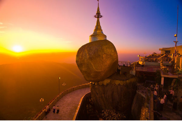 Chùa Đá Vàng ở Myanmar