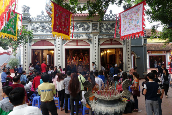 đền chùa nổi tiếng để đi lễ đầu năm