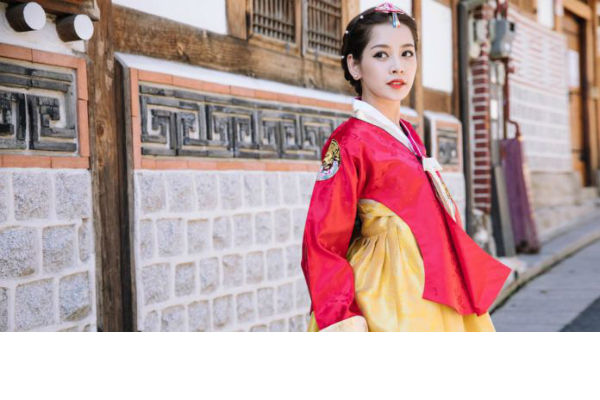 Mặc Hanbok chụp ảnh