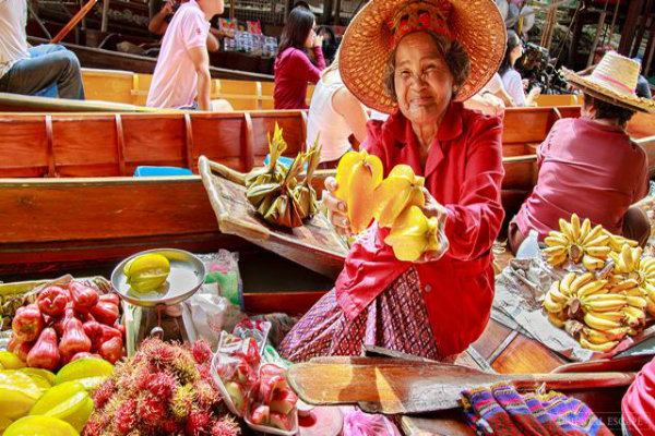 Chợ nổi Damnoen Saduak ở Bangkok