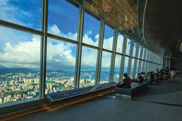 Tòa nhà Sky 100 ở Hong Kong